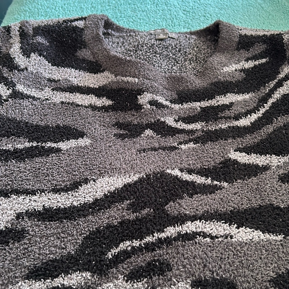 Barefoot dreams crewneck sweater Originsl price $150 Cozy